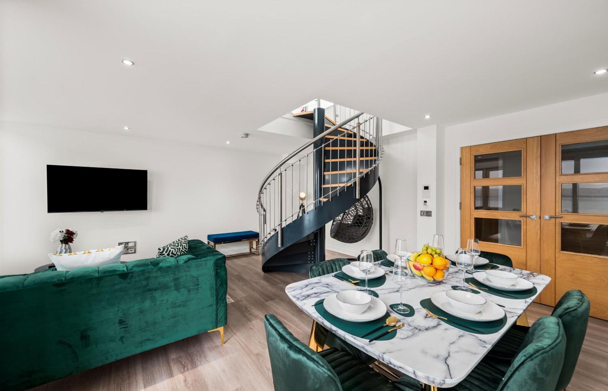 Luxe Riverside Duplex Penthouse, Amazing Views With 2 X Balcony, 3 X King Bedrooms, 2 X Bathrooms, Fully Equipped, River And City Views, Poker Table Plus Games, Free Parking, 10 Min To Uni And 5 Mins To Supermarket, Car Hire Available Poa Dundee Exterior foto