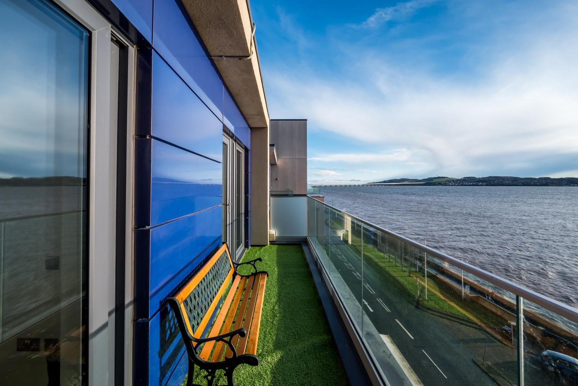 Luxe Riverside Duplex Penthouse, Amazing Views With 2 X Balcony, 3 X King Bedrooms, 2 X Bathrooms, Fully Equipped, River And City Views, Poker Table Plus Games, Free Parking, 10 Min To Uni And 5 Mins To Supermarket, Car Hire Available Poa Dundee Exterior foto